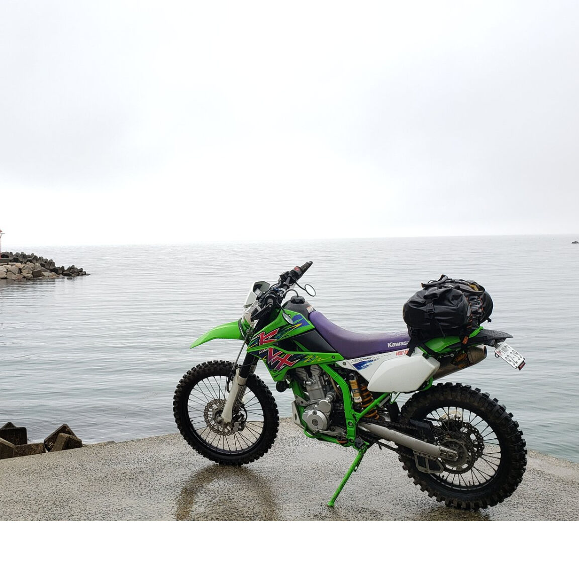 KLX250 ファイナルエディション KLX250 Final Edition］元祖“闘う、4スト。”スタイルを採用した
