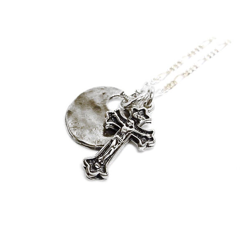 アンティーク調シルバーネックレス｜キリスト・プレート アンティーク調シルバーネックレス｜キリスト・プレート | AMBRACE