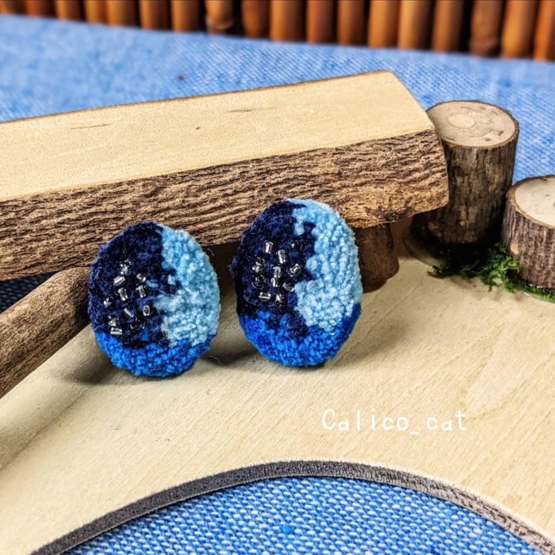 ブルー系 楕円ピアス パンチニードル | ミケネコ屋