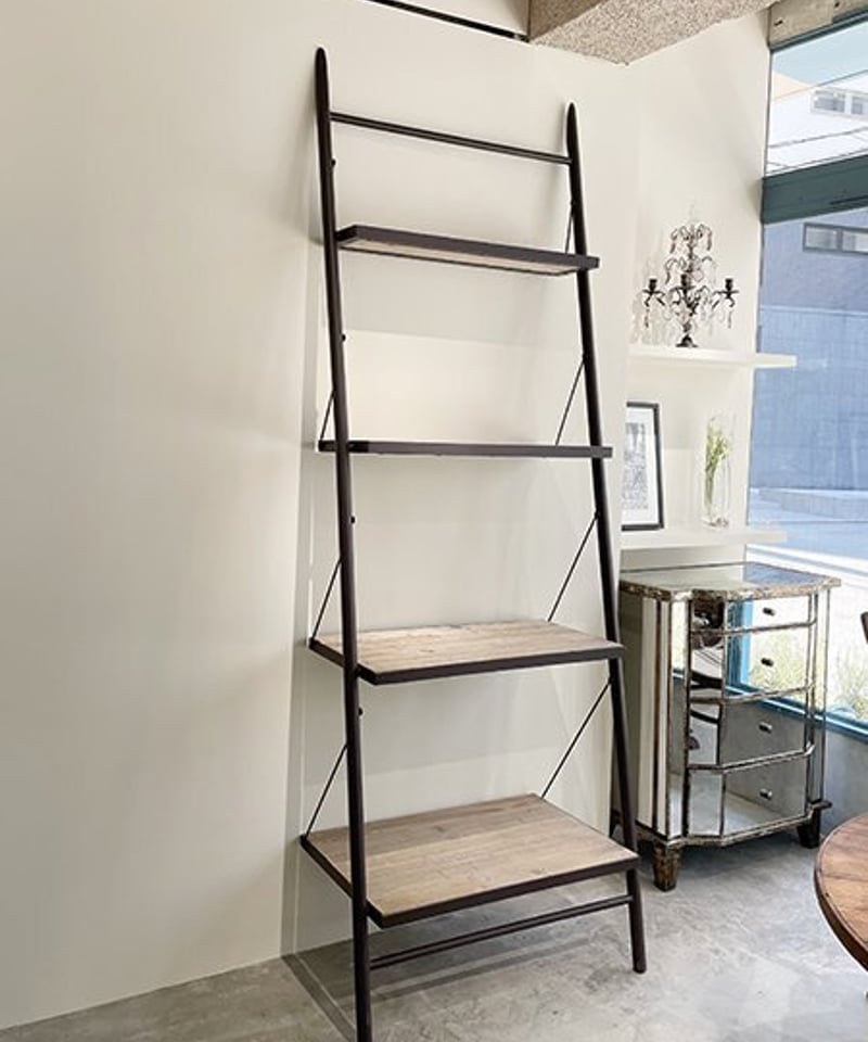 ラダー（階段）タイプのディスプレイ棚 | els nakanoshima