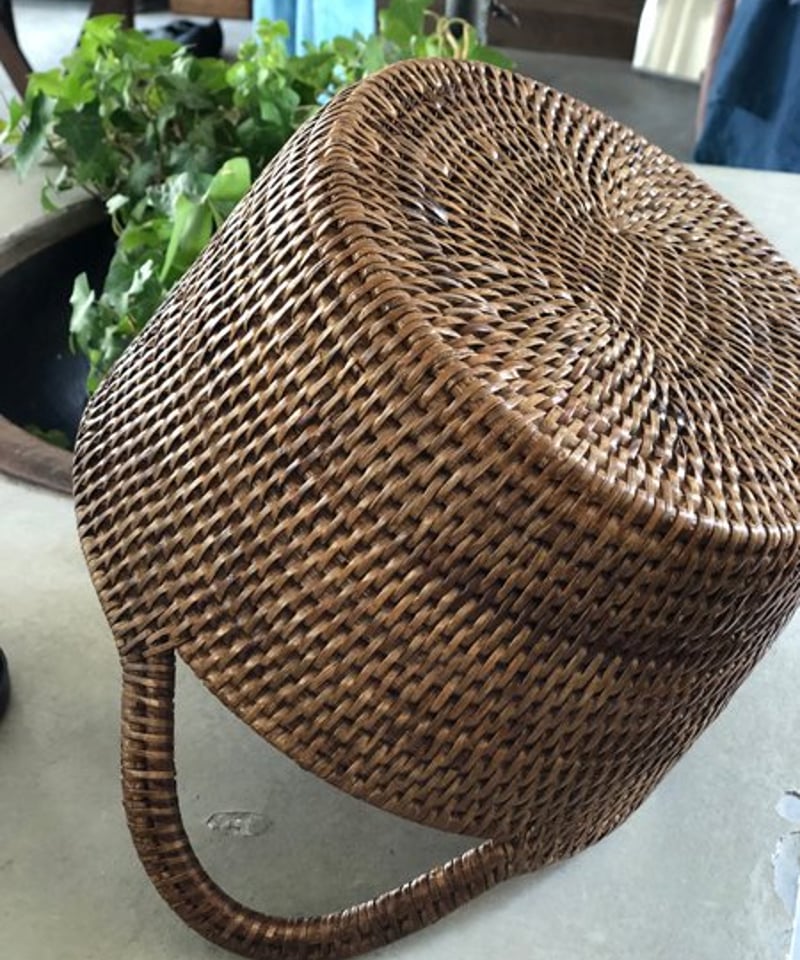 アンティーク　バスケット　楕円　オーバル　籐　　ラタン タイ製 ラタンふち付楕円バスケット L 店舗などのディスプレイや