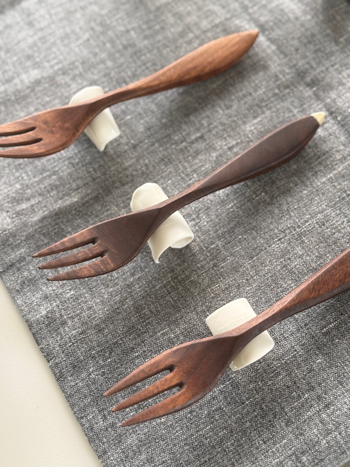 白いセラミック箸置き 3_000000026270.jpg?1736235805