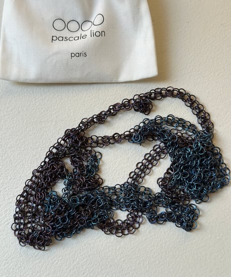 パリ発、Pascale Lion パスカル・リヨン ブルーグラデネックレス