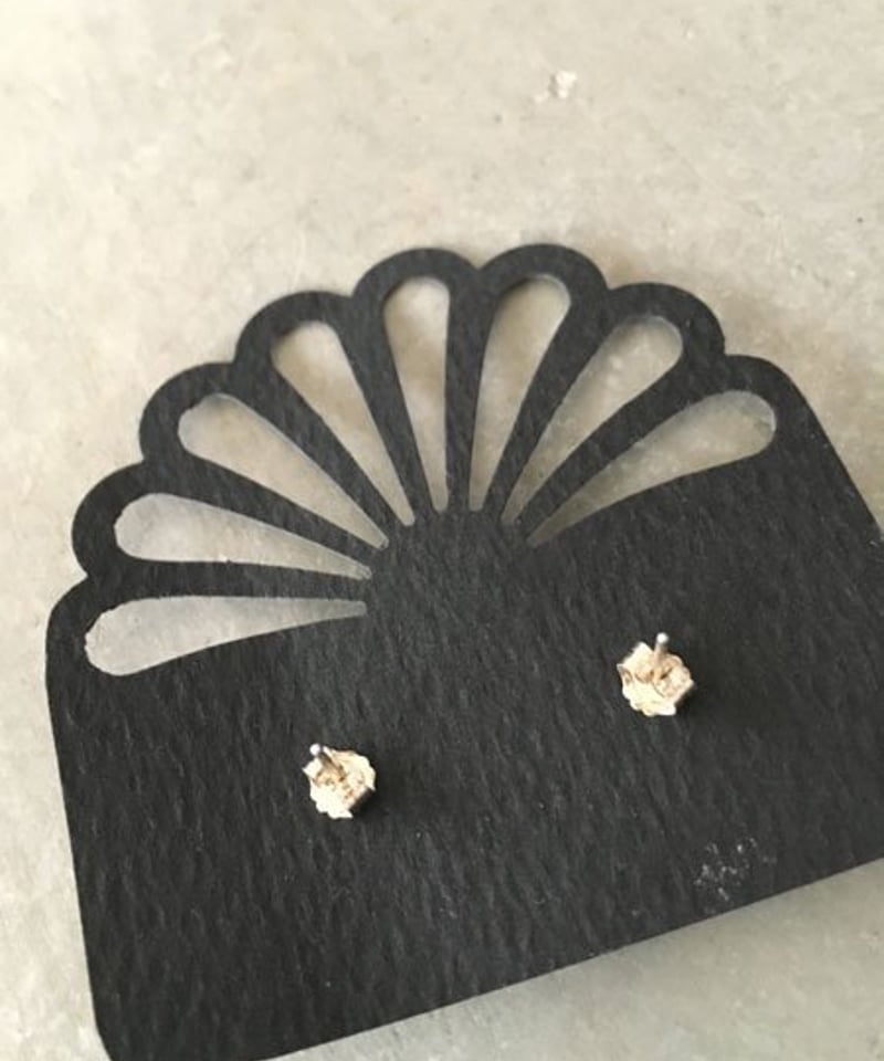 ヨーランジレ　パリ　フランス製　睡蓮モチーフ　 ピアス ヨーランジレ パリ フランス製 睡蓮モチーフ ピアス 少なく