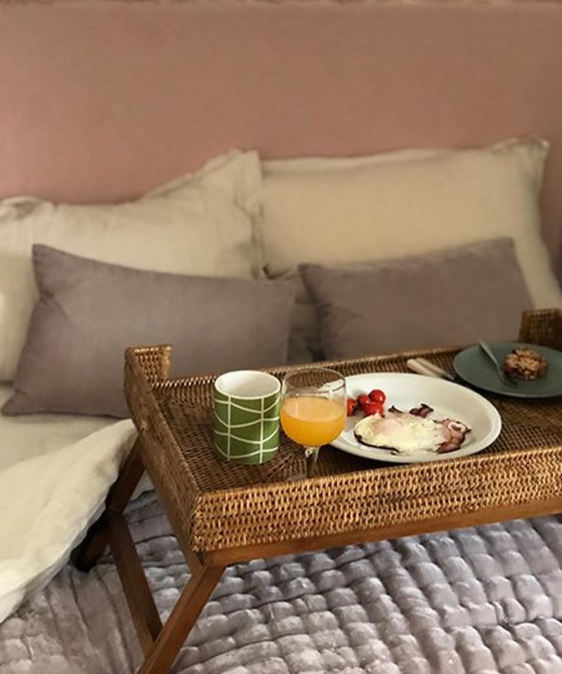 ラタン製 ブレイクファスト トレイテーブル 籐 ホテルスタイル アジアンテイスト ホテル仕様のラタン、ブレックファーストテーブル | els nakanoshima