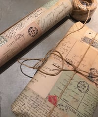 カバリーニ　絵葉書図案のラッピングペーパー