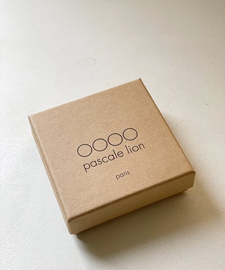パリ発、Pascale Lion　パスカル・リヨン  コレクションb　ピアスイヤリング　ゴールド