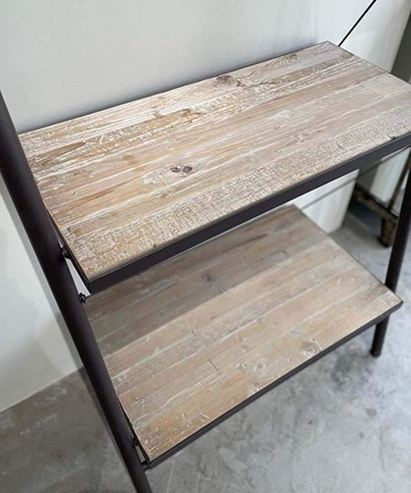 ラダー（階段）タイプのディスプレイ棚 | els nakanoshima