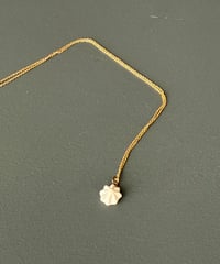 パリ発、ヨレーヌ・ジレ　ポルセレン　ネックレス　シャンティー