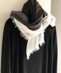 ファリエロ・サルティ　モダールカシミアストール　Pigi　ブラック