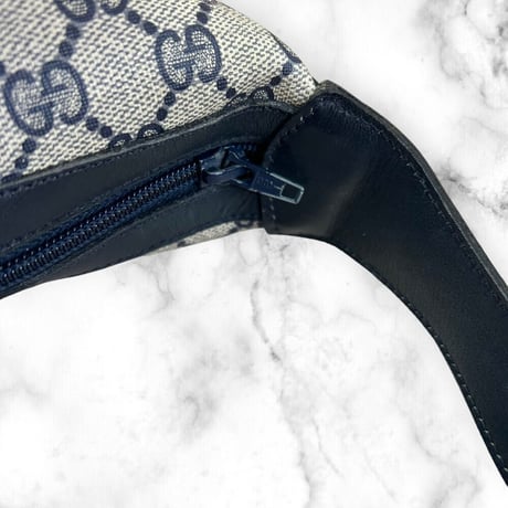 【良品】GUCCI ショルダーバッグ シェリーライン GG柄 ハーフムーン