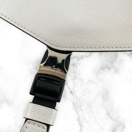 【美品】LOUIS VUITTON ルイヴィトン モノグラムメッセンジャーバッグ タイガラマ キャンバス