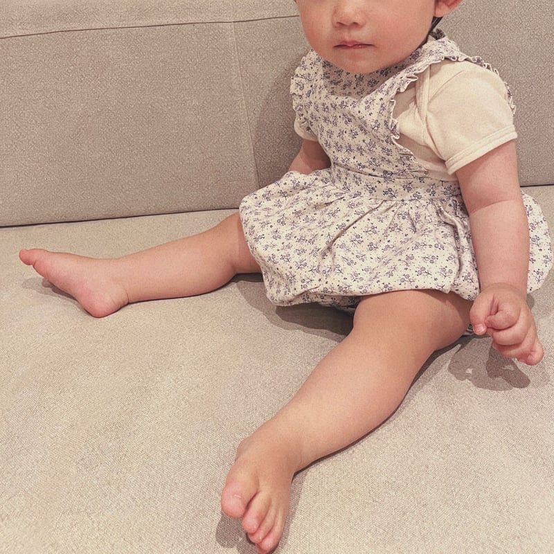 小花柄のヴァニーユロンパース | funifuni