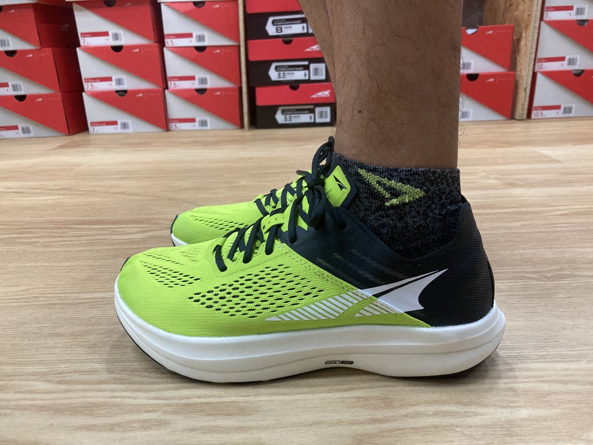 ALTRA/VANISH CARBON Black/Lime M バニッシュカーボン メンズ...