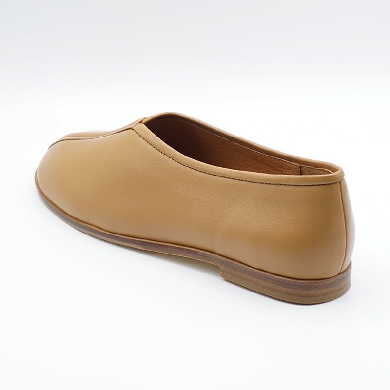 オブリークトゥバイプドスリップオン 15 キャメル｜APOM313 | APOM