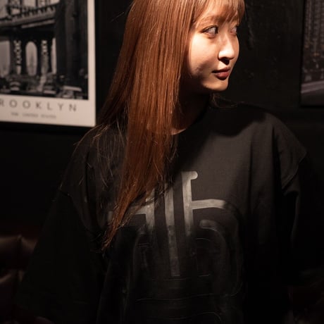 BIGシルエット　ロゴＴシャツ