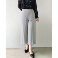 伸びやすく　しわになりにくい　無地　アンクル丈　ワイドパンツ　Chris