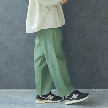 馴染みやすい　ベーシック　ストレッチ　ストレート　パンツ　【カーキ】　M~Lサイズ