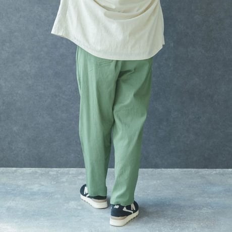 馴染みやすい　ベーシック　ストレッチ　ストレート　パンツ　【カーキ】　M~Lサイズ