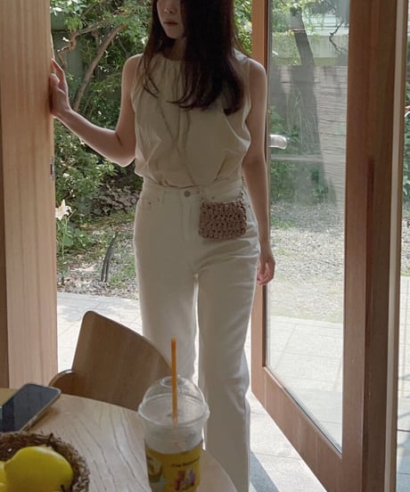 neck gather sleeveless blouse