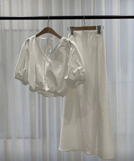carol V-neck blouse / carol skirt