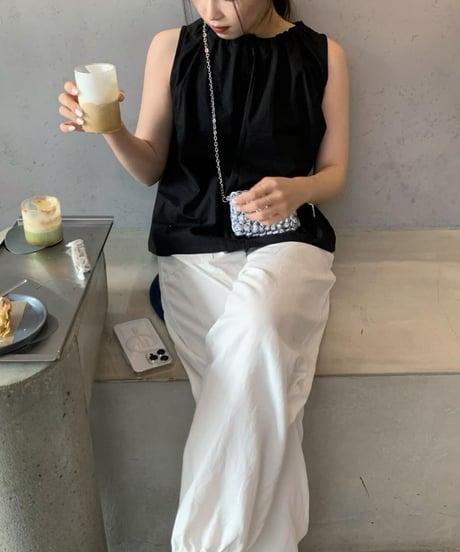 neck gather sleeveless blouse