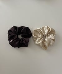 ［即納］satin scrunchie