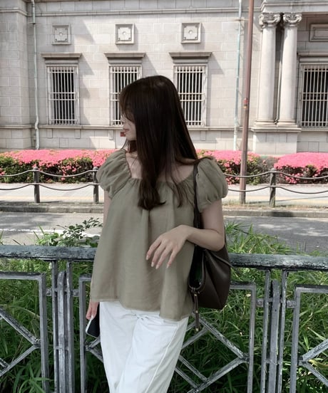square puff blouse