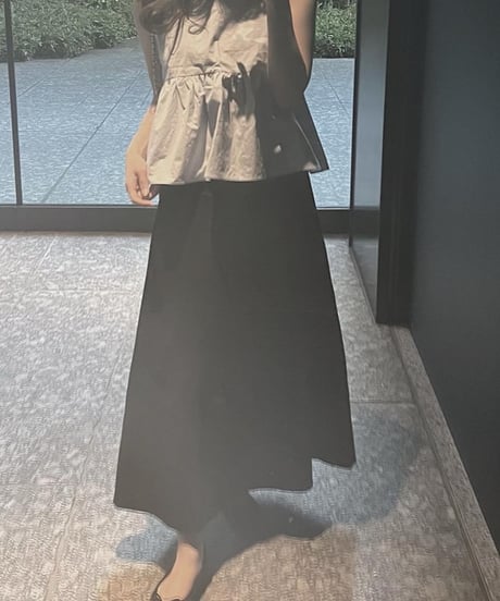 carol V-neck blouse / carol skirt