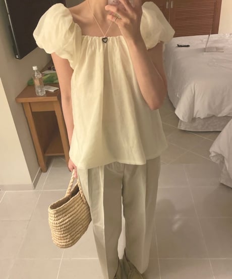 square puff blouse