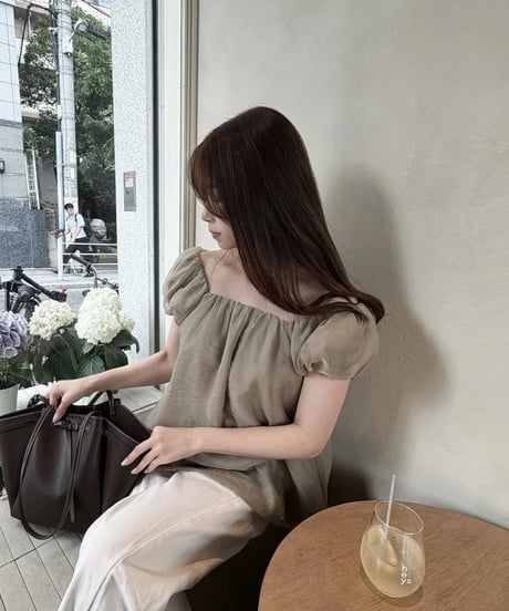 square puff blouse