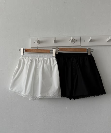lace trim short pants