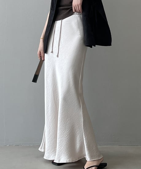 chic banding satin long skirt