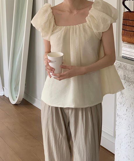 square puff blouse