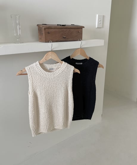 boucle sleeveless knit