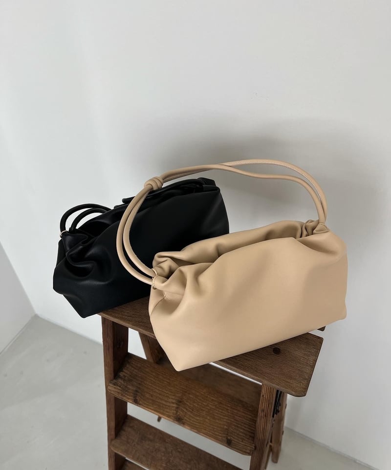cowhide shoulder bag | mie ajunar