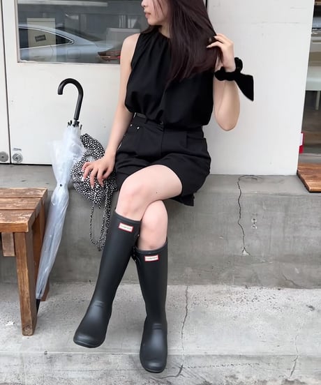neck gather sleeveless blouse