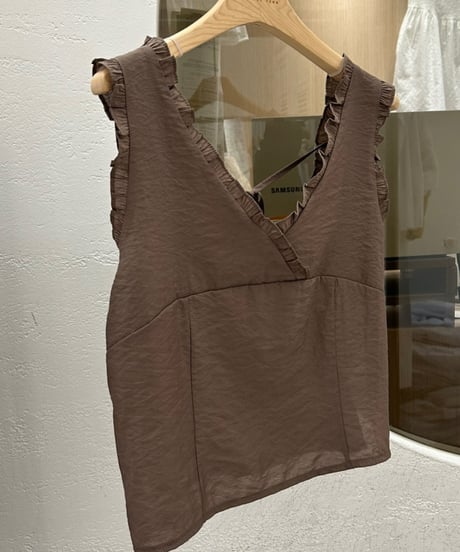 hash sleeveless blouse