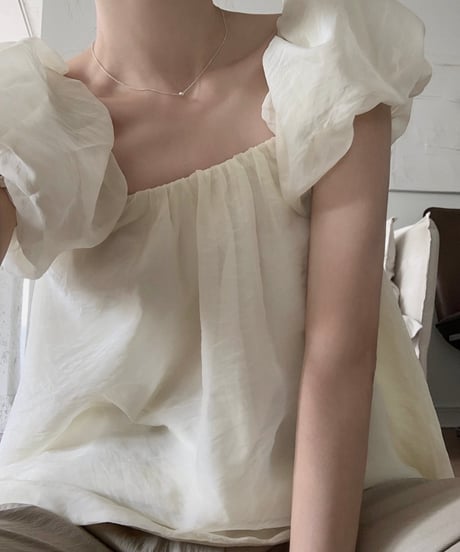 square puff blouse