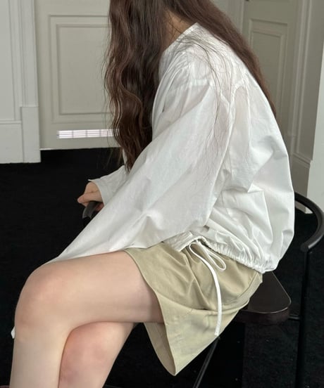 frilled blouson blouse