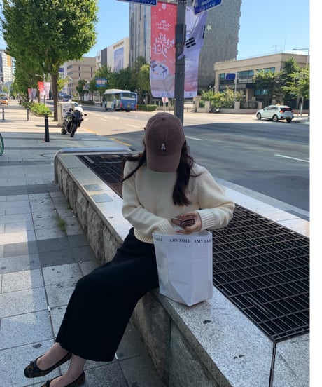 wool short length sweater