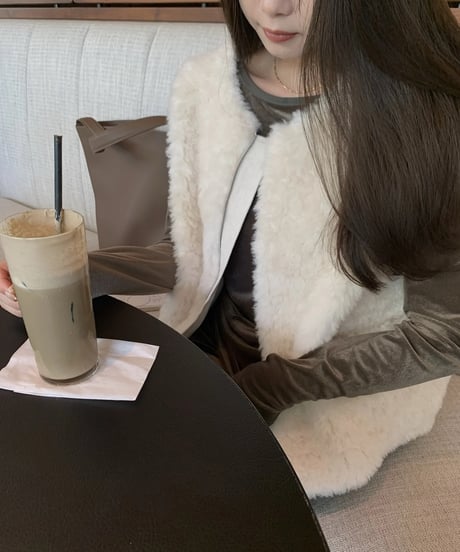 mouton boa vest
