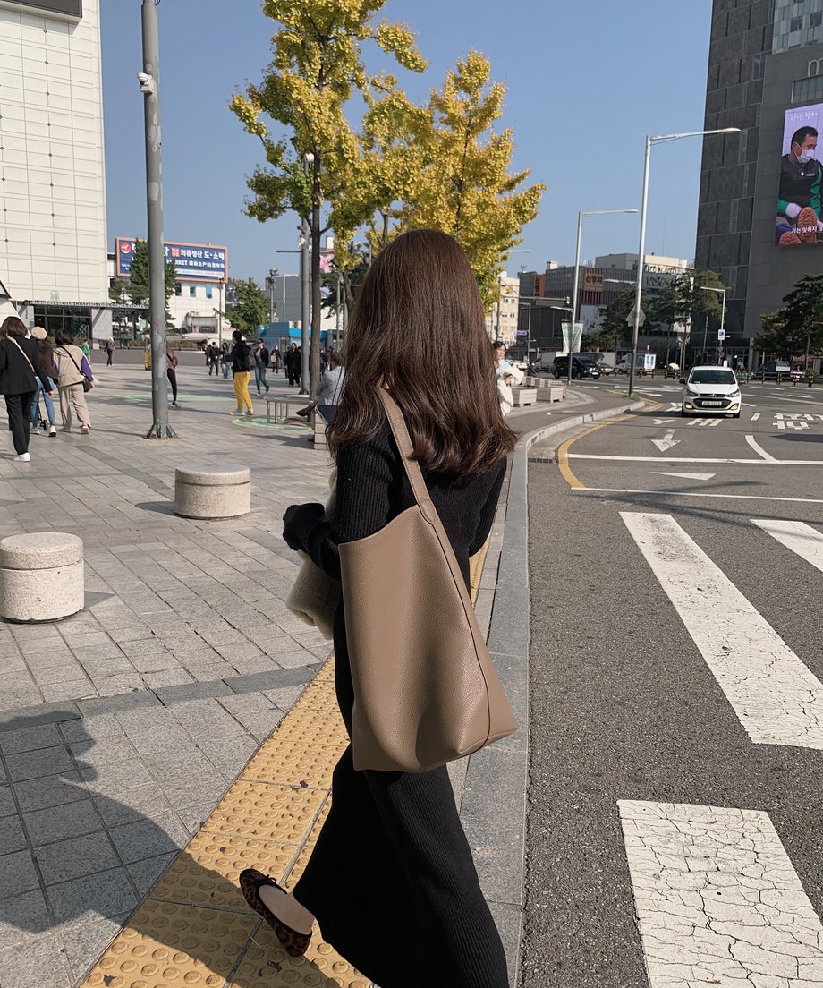 672ed91566372a1304f88736