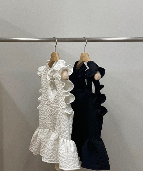 frills sleeveless tops