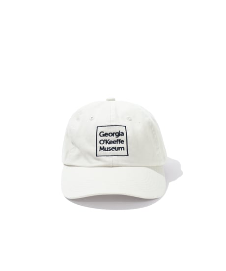 Georgia O'Keeffe Museum / Cap Beige