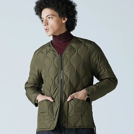 【 TAION / タイオン 】MILITARY ZIP VNECK DOWN JACKET (OLIVE)