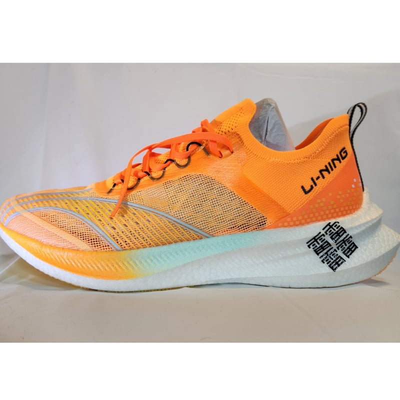 最終値下げ　美品 リーニン飛電４ウルトラ　26.0 リーニン飛電4ウルトラ(ピンクベースカラー) | lining coolknot