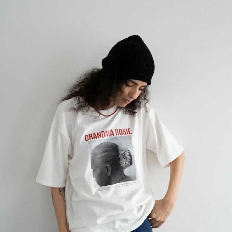 CAVEZA ROSSO カベサロッソ GRANDMA ROSIE Photo Tシャツ B1