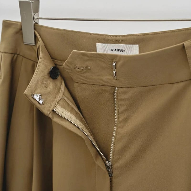 【即納】TODAYFUL トゥデイフル LIFEs ライフズ　Lightweight Tuck Trousers ライトウェイトタックトラウザー パンツ 12520704 吉田怜香【2025】【AW】【2025夏秋】【2025AW】【入荷】 TODAYFUL トゥデイフル Lightweight Tuck Trousers ライトウェ