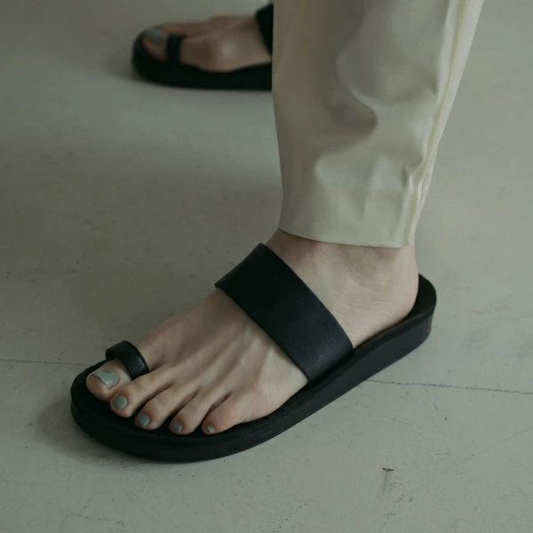 【anuke】サンダル　ブラック　38 anuke】サンダル ブラック 38 anuke サンダル Braid Flat Shoes